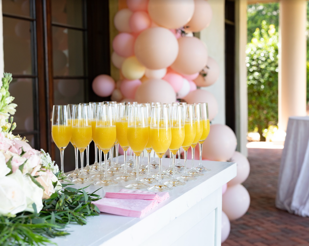 4 Tips for a Refreshing Spring Picnic mimosas