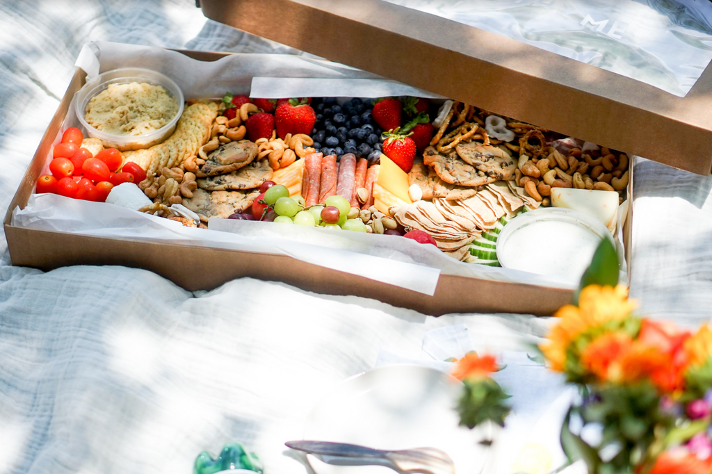 4 Tips for a Refreshing Spring Picnic Table & Thyme graze box
