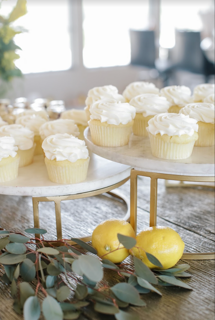 4 Tips for a Refreshing Spring Picnic lemon custard cupcakes