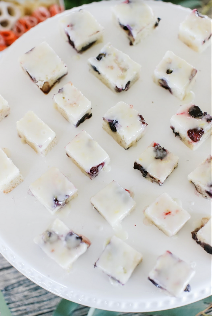 4 Tips for a Refreshing Spring Picnic blueberry cheesecake bites