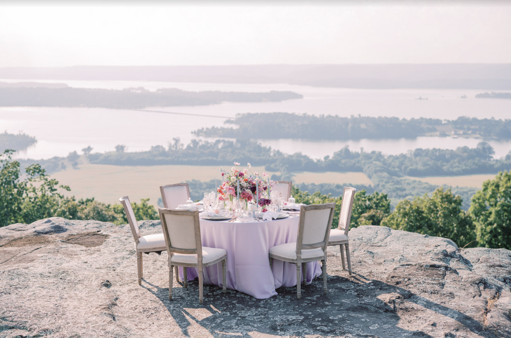 4 Tips for a Refreshing Spring Picnic cliff overlook picnic