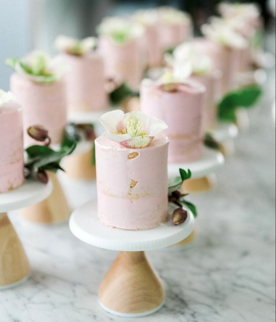 micro-wedding cakes